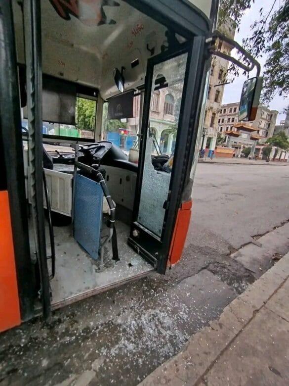 481211972_1023637009796491_3191879731415666554_n (2) Agresión a ómnibus en la capital afecta el servicio de transporte de la Ruta P13 , conozca los detalles