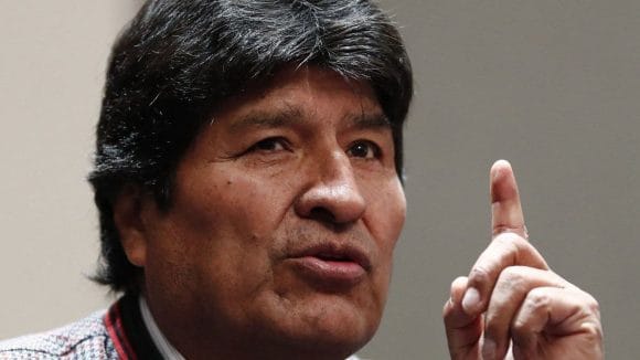 Evo Morales anuncia su candidatura a la presidencia