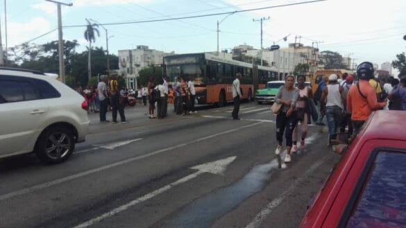 481448952_122218694078077942_7179171130557526652_n Accidente de tránsito entre un Ómnibus y un vehículo diplomático