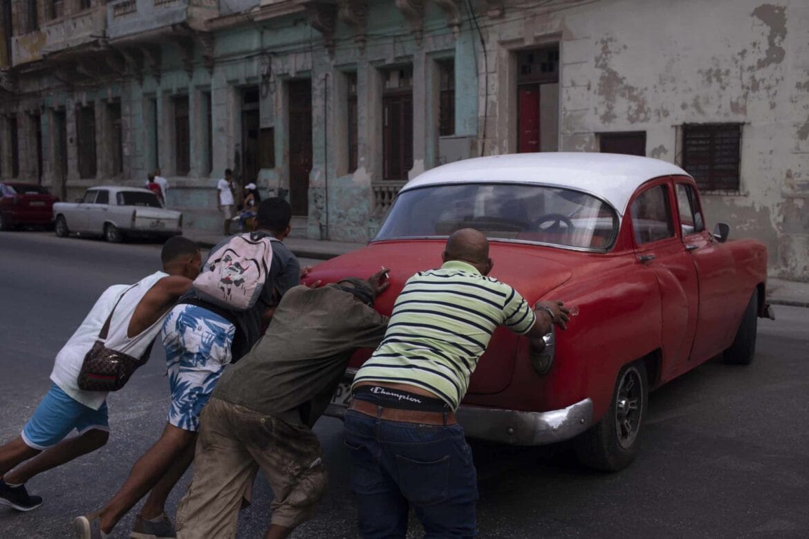 Cuba: Cambiarán autos viejos por autos nuevos