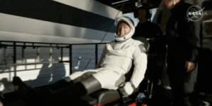 Finalmente llegan a la Tierra astronautas que estuvieron varados 9 meses en el espacio