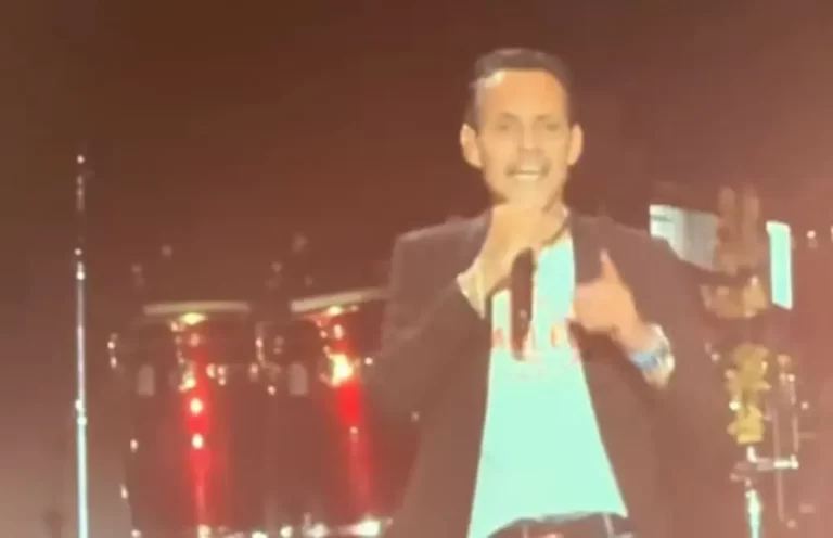 Marc Anthony furioso tras recibir botellazo en pleno concierto