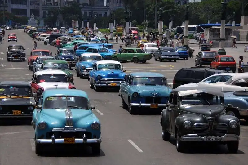 Cuba: Cambiarán autos viejos por autos nuevos