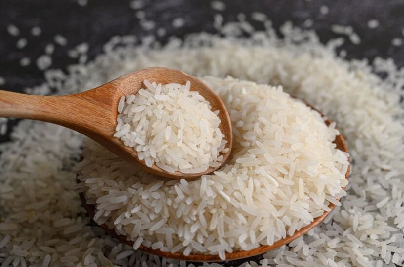 Descargan arroz en Camagüey para completar atrasos en la canasta familiar normada