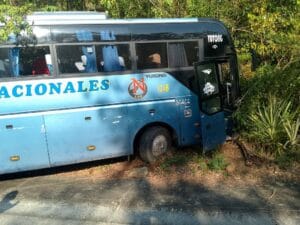 Accidente de ómnibus en Viaducto de La Farola
