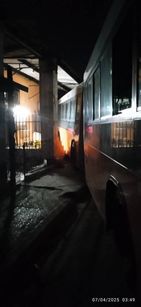 489293303_122224711166077942_4802558756096193770_n Desorden público provoca accidente de ómnibus en La Habana