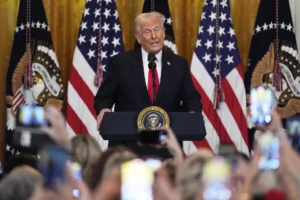 Estados demandan para bloquear orden electoral de Trump