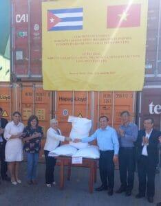 Cuba recibe 10000 toneladas de arroz de Vietnam en un nuevo donativo