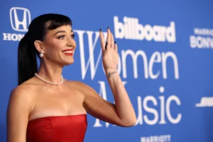 Katy Perry entrenará en gravedad cero para su memorable 1er vuelo al espacio