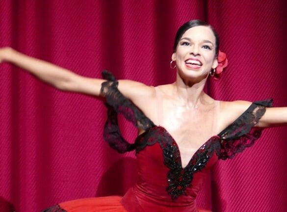 Viengsay-Valdés-saludando-tras-interpretar-Don-Quijote.-Foto-Gabriel-Ramírez-de-Aguilar Viengsay Valdés "me siento muy contenta y agradecida" al recibir el Premio Nacional de Danza 2025