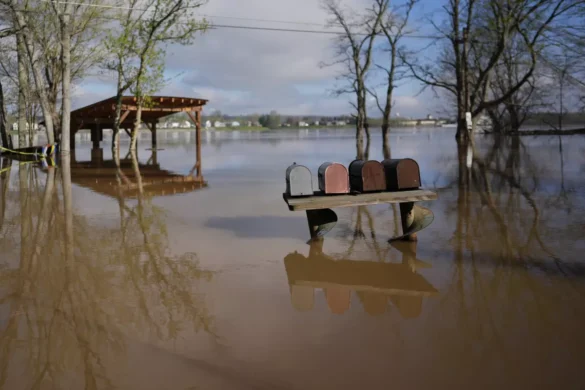 Intensas lluvias en EEUU provocan inundaciones por ríos desbordados
