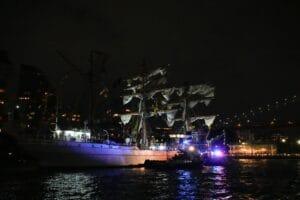 Buque escuela de México choca contra el Puente de Brooklyn y deja dos muertos y varios heridos en Nueva York