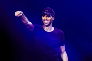 Enrique Iglesias celebra su 50 cumpleaños alejado del intenso foco mediático y retirado parcialmente de la música
