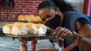 Bodega multada por reducir el peso del pan hasta un 50% en Ciego de Ávila