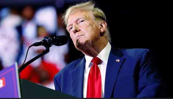 Trump plantea posibilidad de revocar ciudadanía a ciertos naturalizados, generando fuerte controversia nacional.