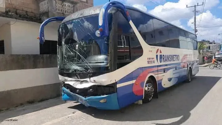 Detienen a conductor tras incidente vial