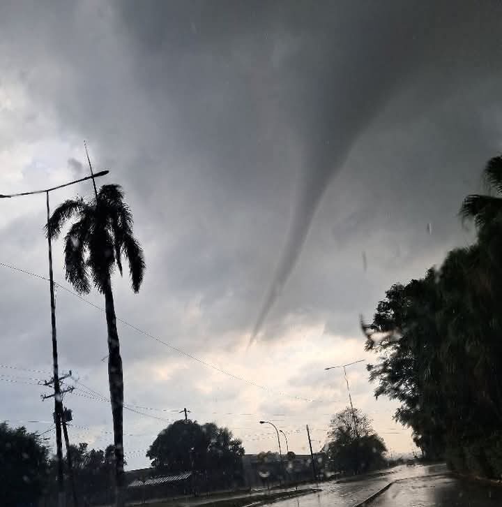 Tornado débil sorprende en las inmediaciones del Aeropuerto Internacional José Martí de La Habana