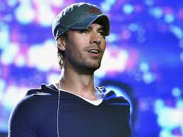 Enrique Iglesias celebra su 50 cumpleaños alejado del intenso foco mediático y retirado parcialmente de la música