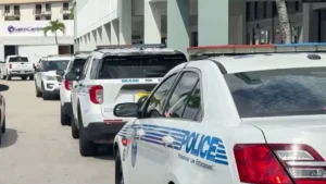 Detienen a dos hombres y una mujer tras operativo antinarcóticos