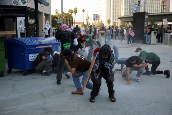 39d5a3f0-4381-11f0-835b-310c7b938e84.jpg Protestas en Los Ángeles por arrestos anti inmigrantes de ICE