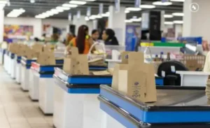 3 tiendas apuestan por bolsas de papel para reducir la contaminación plástica en La Habana