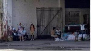 36 Familias de La Habana duermen en la calle tras incendio en el edificio Hines