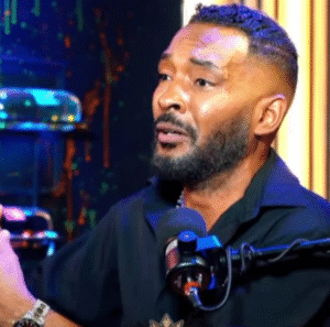 Orden de deportación para el locutor cubano Frank Abel