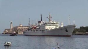 Buque ruso Vladimirsky llega a La Habana con regalos escolares y ayuda tecnológica