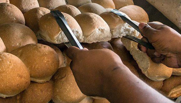 Cuba: anuncian nueva afectación en venta de pan por falta de harina de trigo