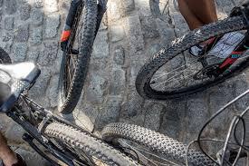 Prometen bicicletas en Cuba …para pedalear la crisis