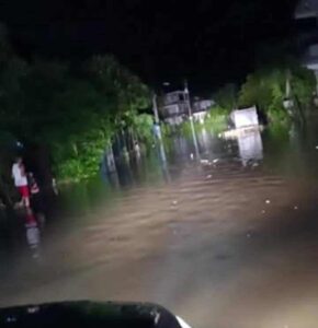 Inundaciones paralizan la movilidad en Bayamo