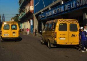 Arrestan a mujer por apedrear microbús Foton en La Habana: un llamado al respeto y la seguridad en el transporte público