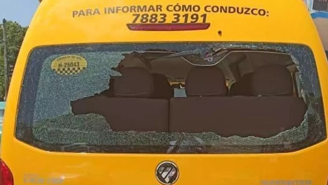 Arrestan a mujer por apedrear microbús Foton en La Habana: un llamado al respeto y la seguridad en el transporte público