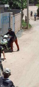 Le quitan la moto a un trabajador de 70 años tras violento asalto en Holguín