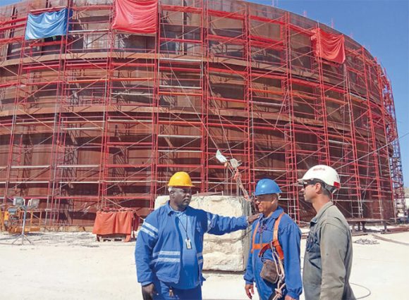 Recuperan supertanqueros 3 años después del incendio en Matanzas