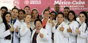 México propone nuevo contrato para médicos cubanos: hospedaje, alimentos y transporte incluidos