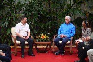 Díaz-Canel pretende "rescatar" industria azucarera con China