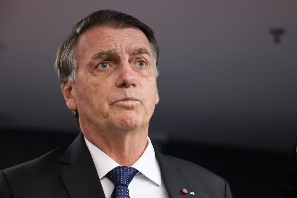 Ordenan arresto domiciliario de Jair Bolsonaro