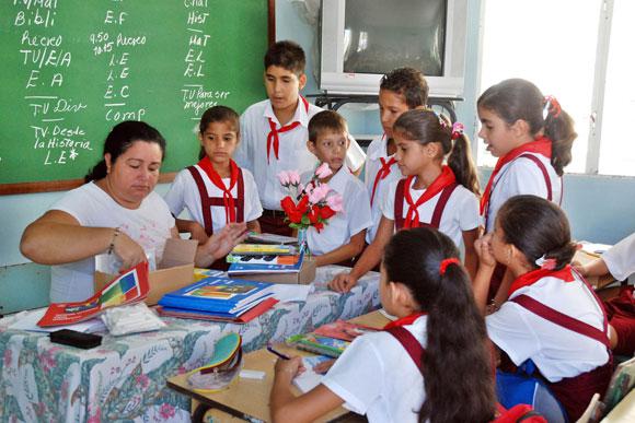 Recorrido de la ministra de Educación en Cuba Revela crisis oculta para el curso escolar 2025-2026