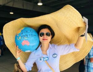 Mujer piloto pierde la vida mientras intenta darle la vuelta al mundo.