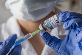 Vacunas contra COVID-19 y Virus de Epstein-Barr Algunos viven con síndrome postvacunación