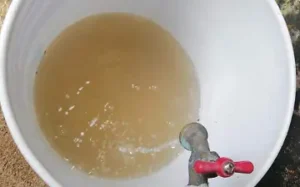 Continúa el agua contaminada brotando de las pilas en Sancti Spiritus.