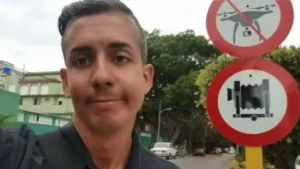 Periodista atacado muestra avances en recuperación neurológica
