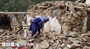 Mas de 800 personas mueren en Afganistán por terremoto de magnitud 6,0.