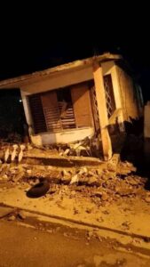 Se derrumba vivienda biplanta en calle 56, Artemisa