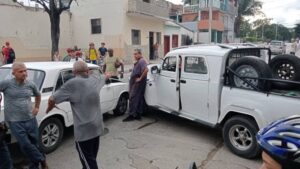 Accidente de Tránsito en Santa Clara: Colisión en la Intersección de Calle Cuba y Carretera Central