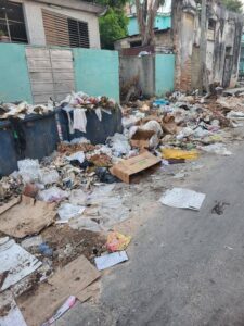 Denuncia ciudadana en El Cerro: Calle San Joaquín afectada por vertimientos de agua albañal y basura desde hace más de 6 meses