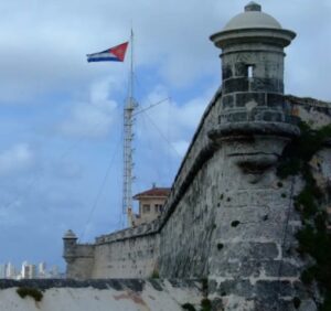 Brutal asalto a custodio en Castillo de la Punta refleja creciente inseguridad en La Habana