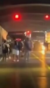 Caos y riesgos en el Túnel de La Habana: Una guagua varada y filtraciones que alarman a la capital