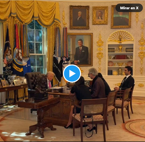 Andrea Bocelli le canta a Donald Trump en la Oficina Oval. El inesperado concierto